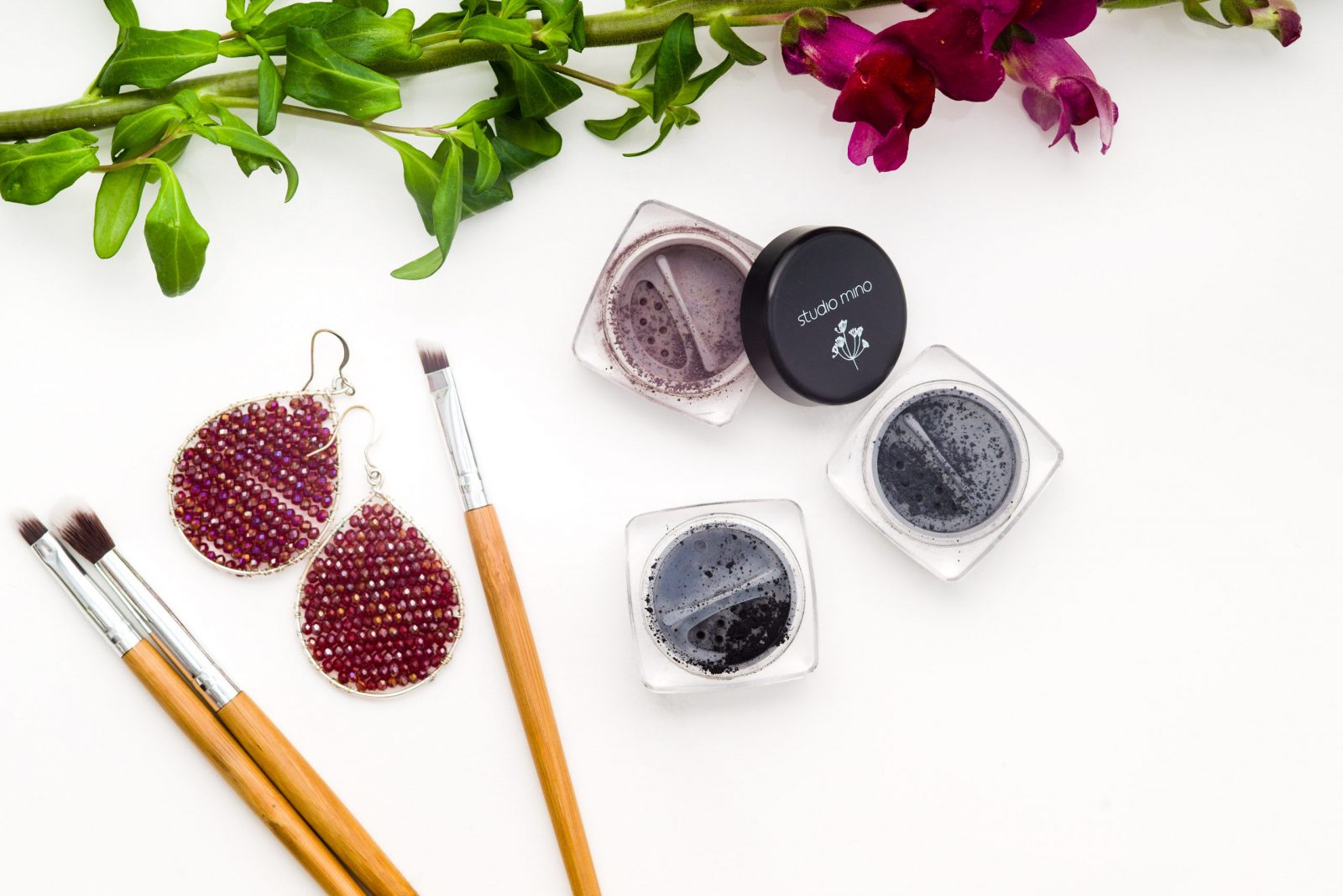 Lees meer over het artikel Out of the box: 6 multifunctionele make-up producten.